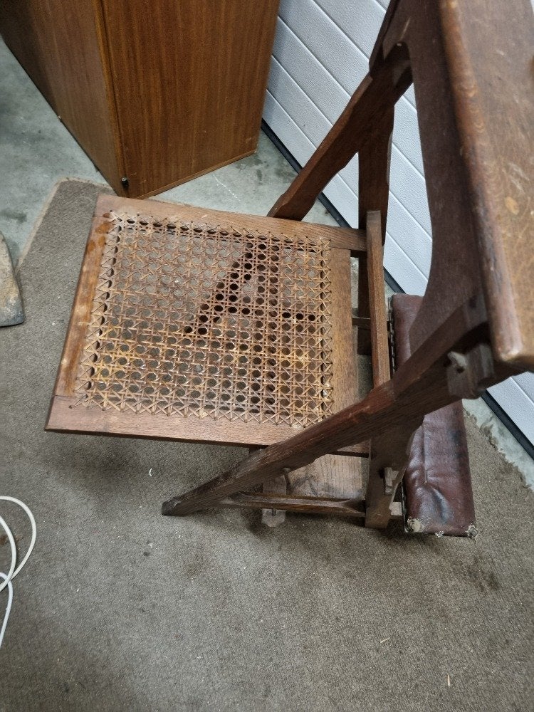 bid stoel jaren 50 uit de kerk doorleefd, Verzamelen, Religie, Ophalen of Verzenden