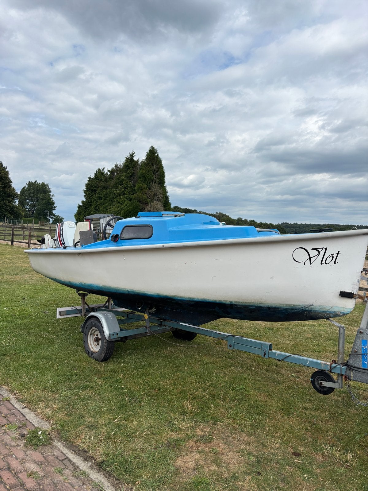 Leuke kajuitboot met Johnson 30 pk buitenboordmotor, Ophalen, Overige merken, Gebruikt, Tot 1.00 meter