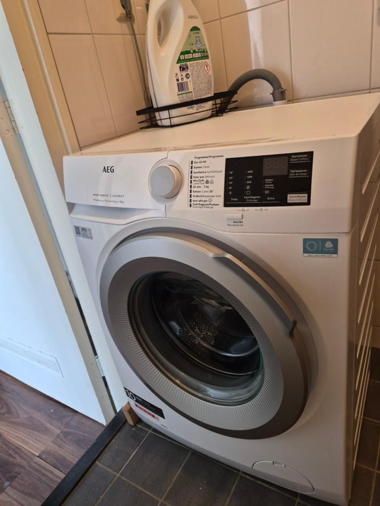 tekoop  wasmachine  van het merk AEG 8 klio, Ophalen of Verzenden, Nieuw, 1200 tot 1600 toeren, 85 tot 90 cm