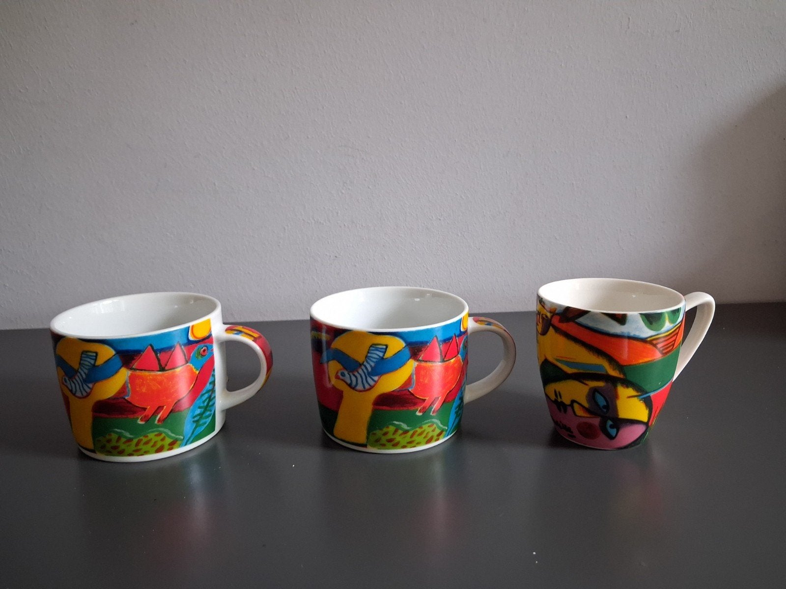 3 Corneille mokken mok L'été Commençant & La maison jau, Ophalen of Verzenden, Zo goed als nieuw, Overige stijlen, Kop(pen) en/of Schotel(s)