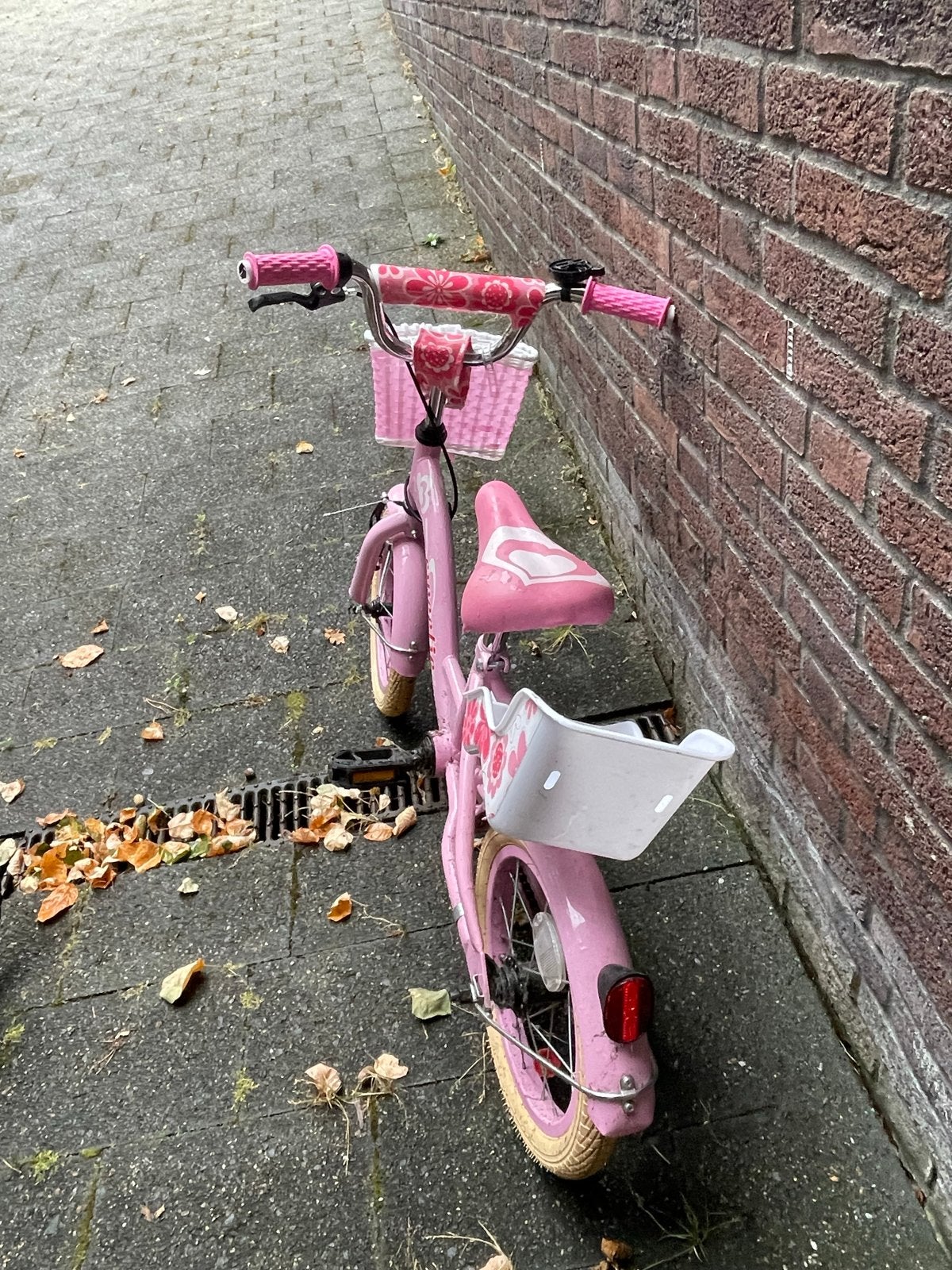 Roze kinderfiets 'Sweetie' met mandje en poppenzitje, Ophalen, Gebruikt, Velgrem, 16 tot 20 inch