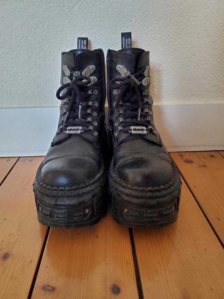New Rock laarzen maat 37, Kleding | Dames, Schoenen, Hoge laarzen, Zwart, Ophalen of Verzenden, Zo goed als nieuw