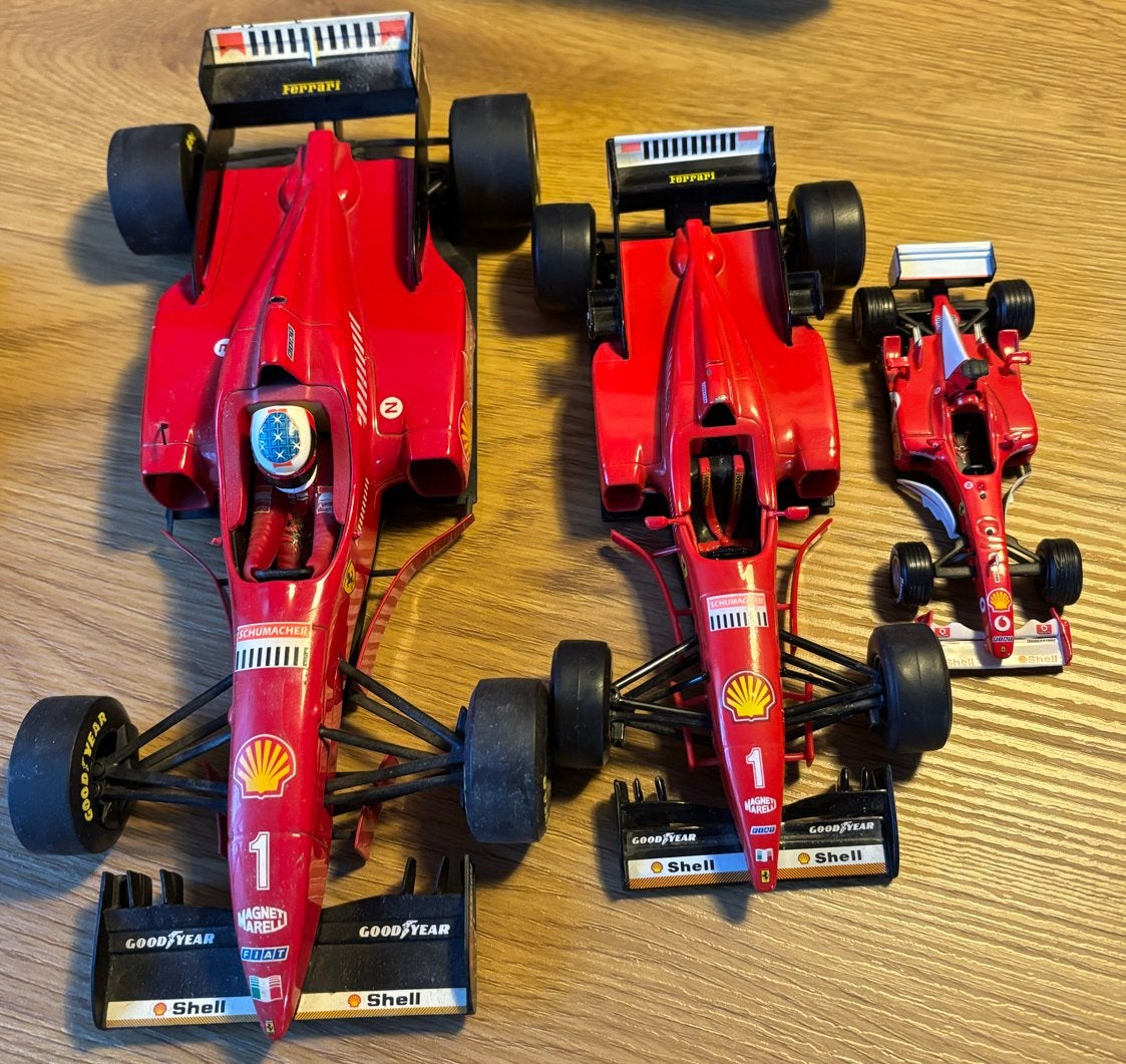 Grote collectie F1 auto's en helm van Michael Schumacher, Ophalen of Verzenden, Zo goed als nieuw, Formule 1