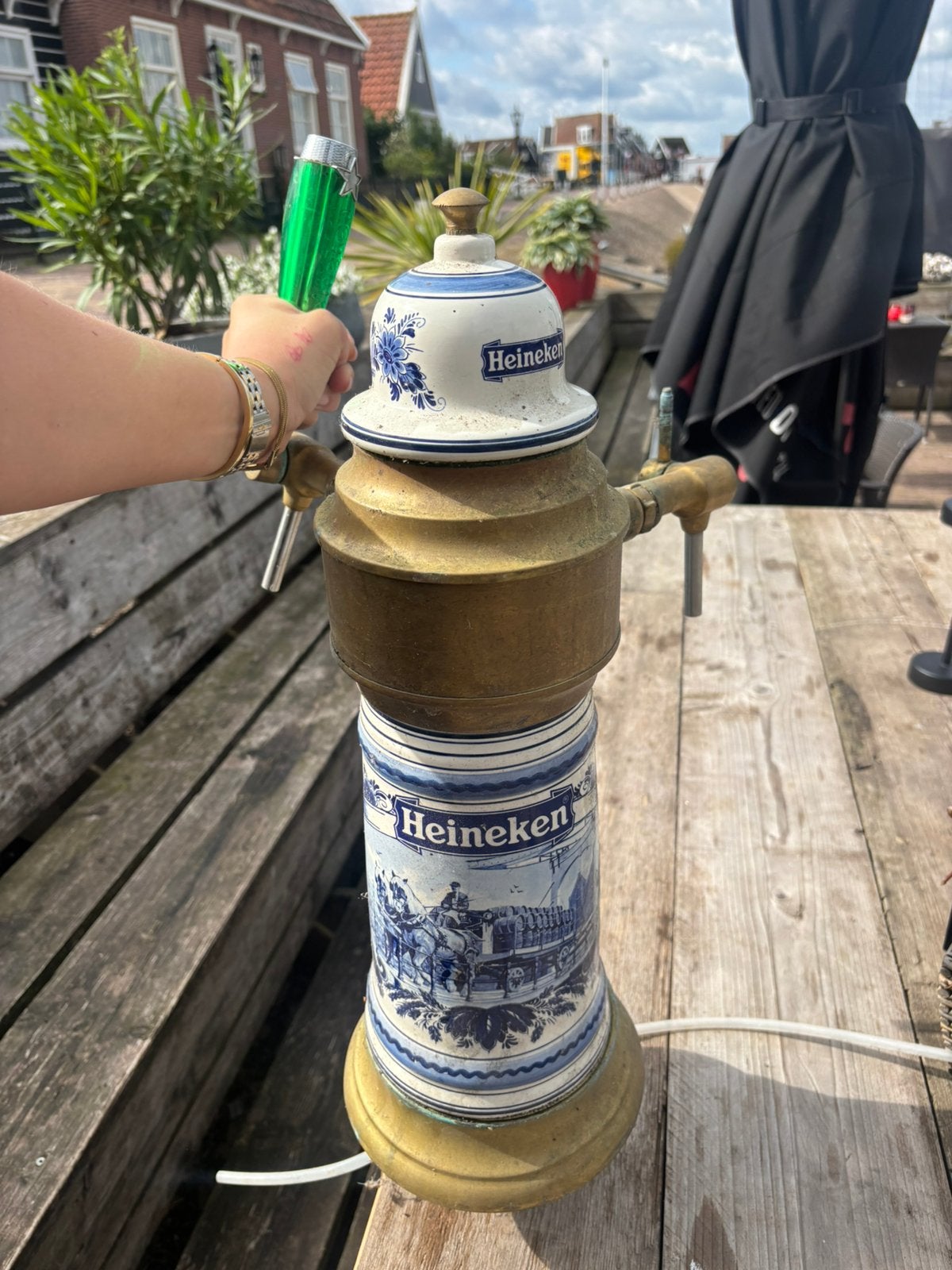 Antieke heineken tap, Ophalen