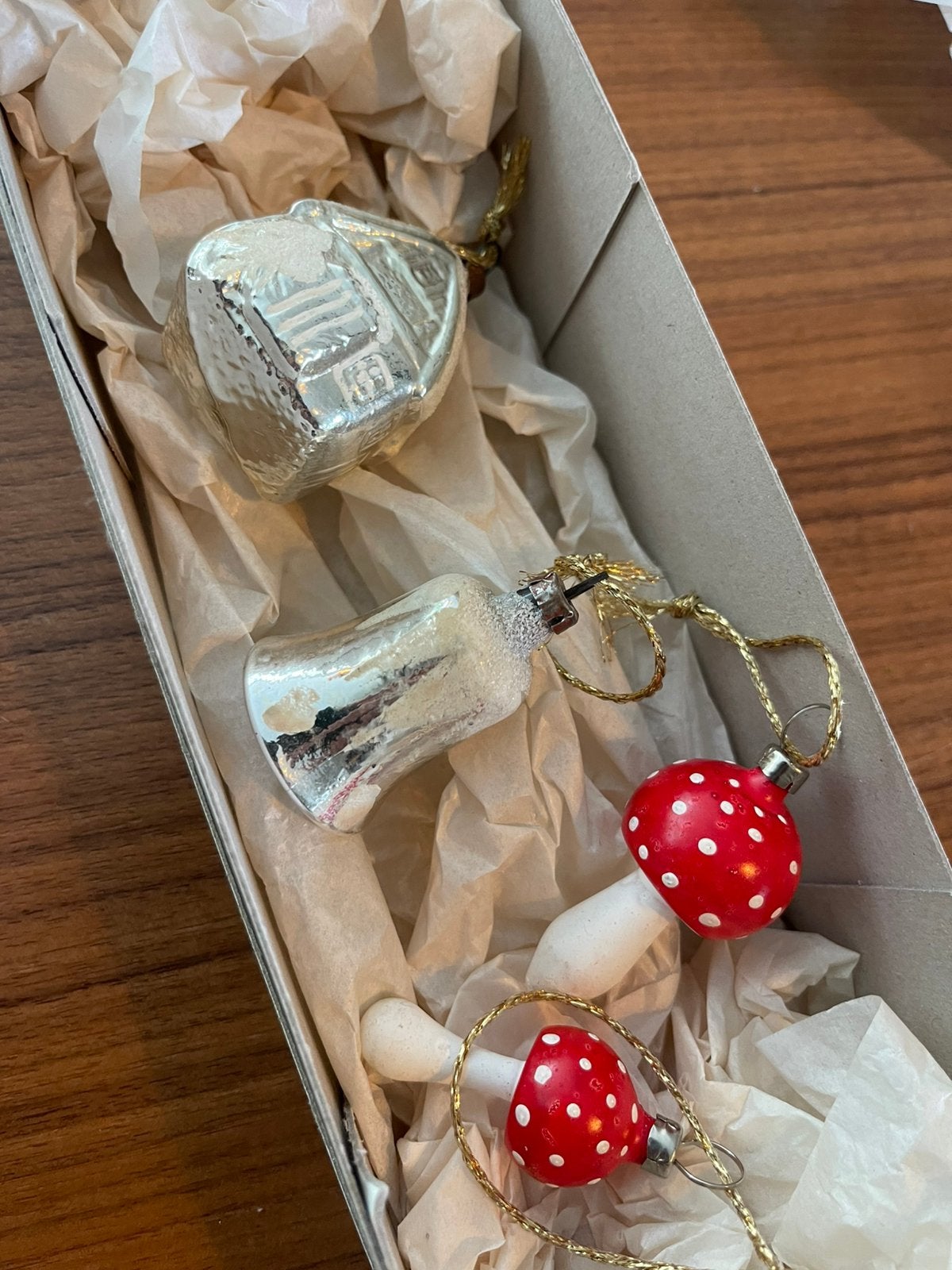Antieke kerstballen: huis klok paddestoel, Ophalen, Gebruikt