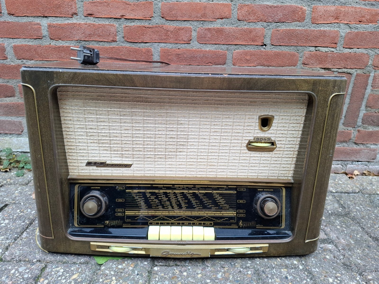 Ouderwetse/ vintage radio Grundig, Ophalen
