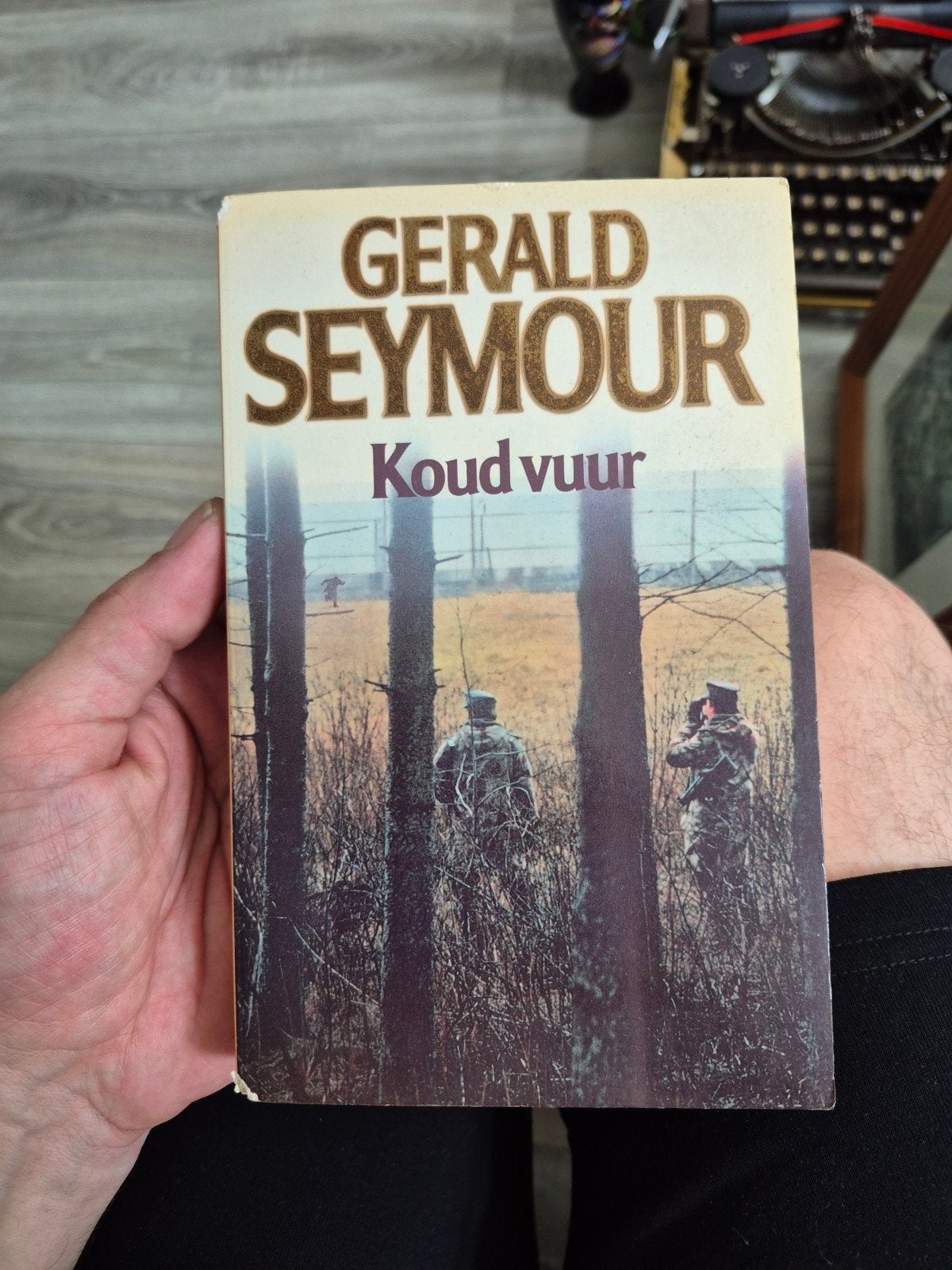 Koud vuur - Gerald Seymour (1988), Boeken, Ophalen of Verzenden, Gelezen, Gerald Seymour, Nederland