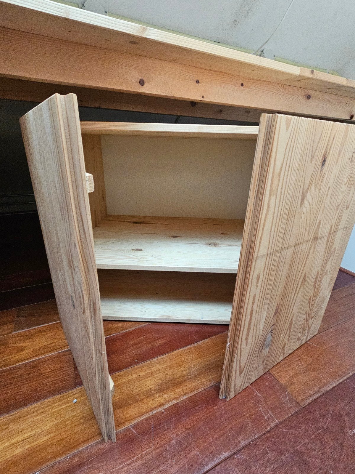 Twee houten kastjes., Huis en Inrichting, Kasten | Overige, Ophalen, Gebruikt