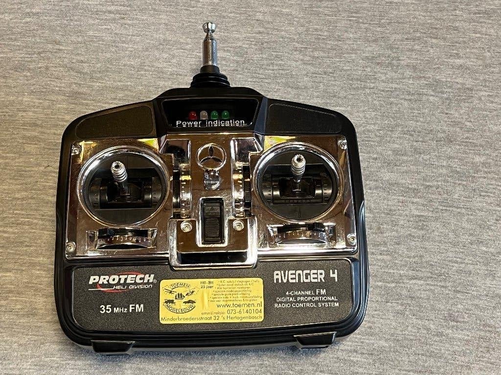 Protech Heli Division Avenger 4 RC 35 MHz FM, Ophalen of Verzenden, Gebruikt