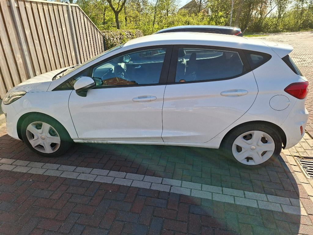 Ford Fiësta 1.1 goed onderhouden en weinig KM., Voorwielaandrijving, Stof, 40 €/maand, Wit