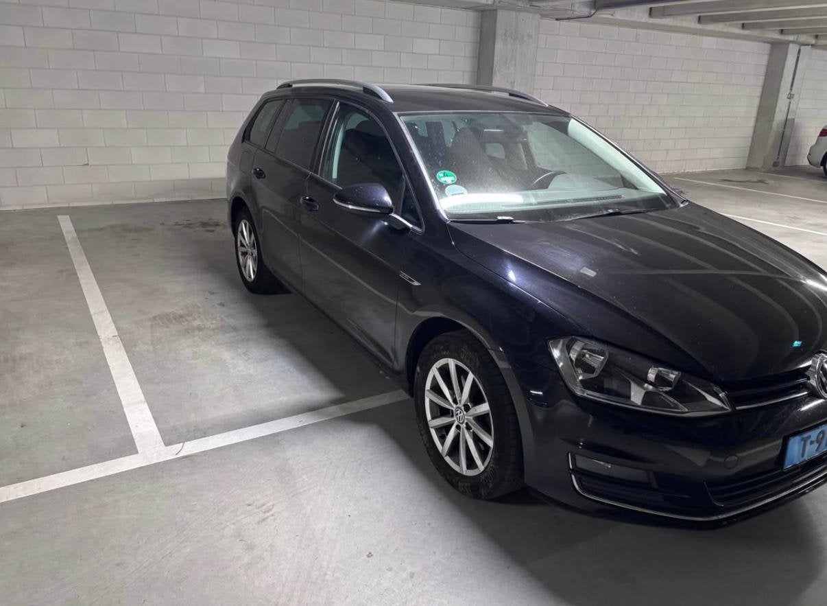 Volkswagen Golf 1.6 TDI 81KW/110PK Var. Aut7 2016 Zwart, 4 cilinders, 700 kg, Zwart, Stationwagon