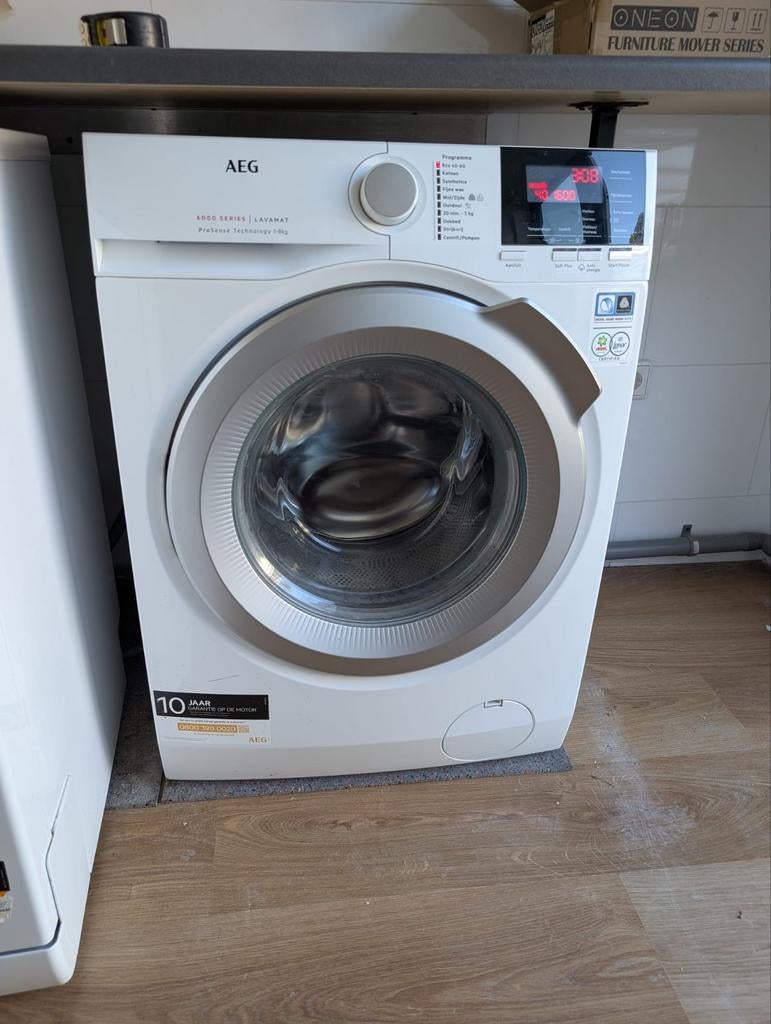 AEG L6FB86MV 8kg Wasmachine - Efficiënt en Betrouwbaar, Ophalen, 1200 tot 1600 toeren, Gebruikt, 8 tot 10 kg