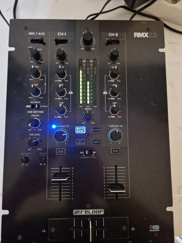 Reloop RMX-22i dj mengpaneel, Muziek en Instrumenten, Mengpanelen, Ophalen of Verzenden, Gebruikt, Minder dan 5 kanalen, Microfooningang