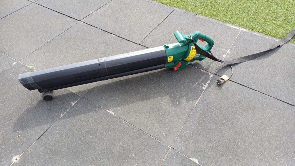 Eurom Gardencleaner 3001 Bladblazer/Bladzuiger 3000W, Gebruikt, Ophalen of Verzenden, Met neuswiel, Handgedragen