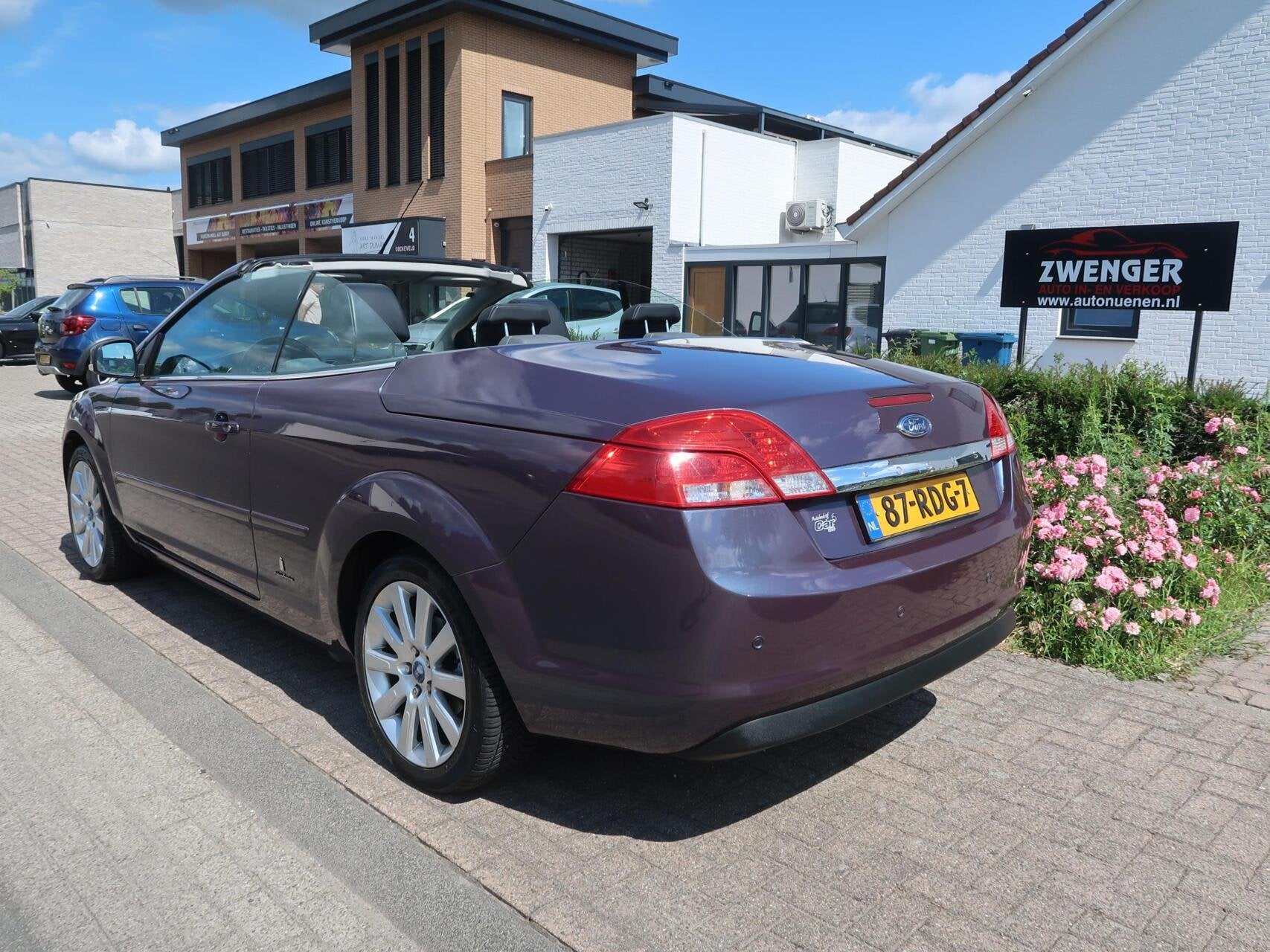 Ford Focus Cabriolet 1.6 NAVIGATIE|CARPLAY|LEDER|CRUISECONTR, Auto's, Gebruikt, Zwart, 4 cilinders, Cabriolet