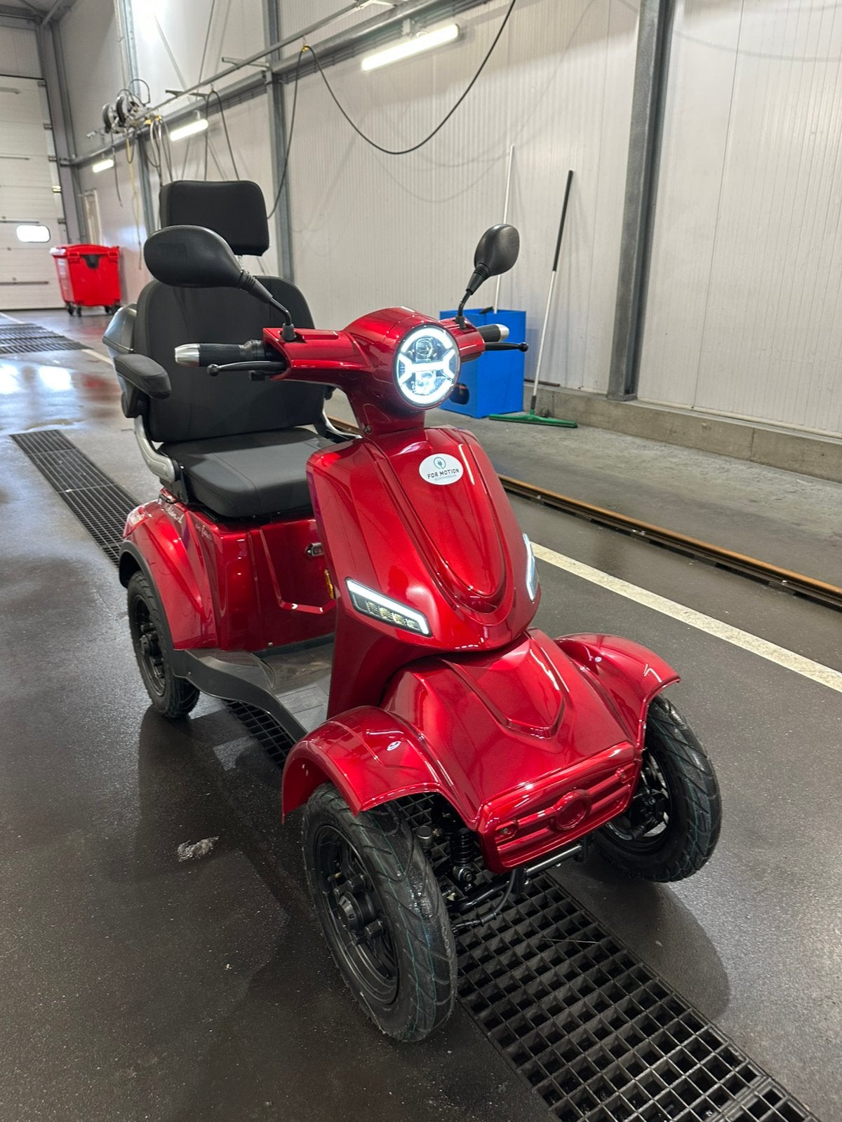 For Motion On Four | rode 4-wiel scootmobiel 2024, Nieuw, 16 km/u of meer, 46 km of meer, Ophalen