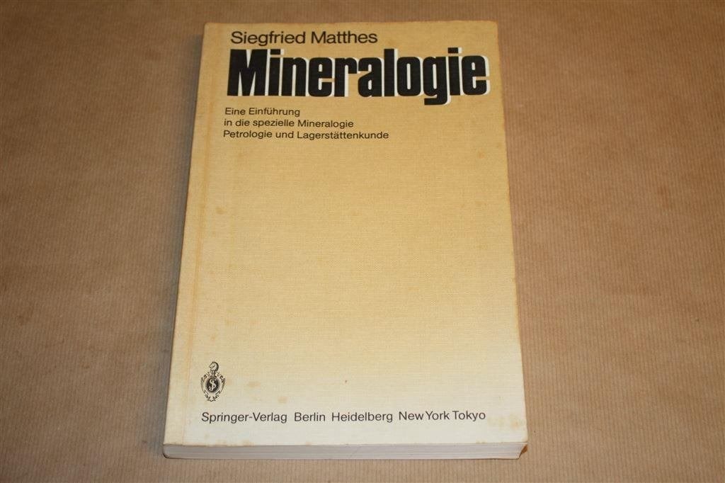 Boek over Mineralogie. Siegfried Matthes, Ophalen of Verzenden, Fossiel