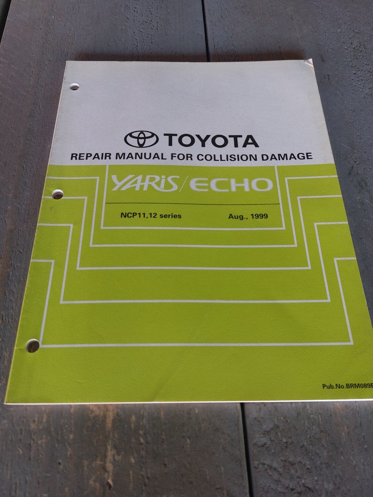 REPAIR MANUAL FOR COLLISION DAMAGE TOYOTA YARIS NCP11 NCP12, Auto diversen, Ophalen of Verzenden