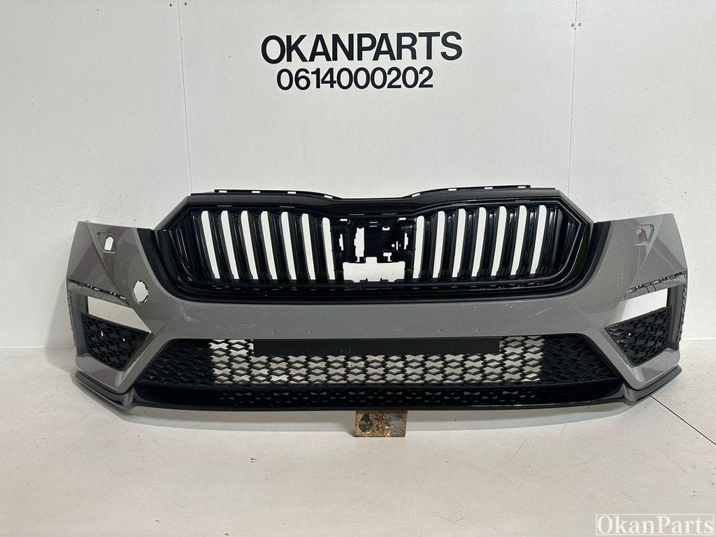 Skoda Octavia IV RS Facelift voorbumper 5E3853677B, Auto-onderdelen, Gebruikt, Voor, Ophalen of Verzenden, Skoda