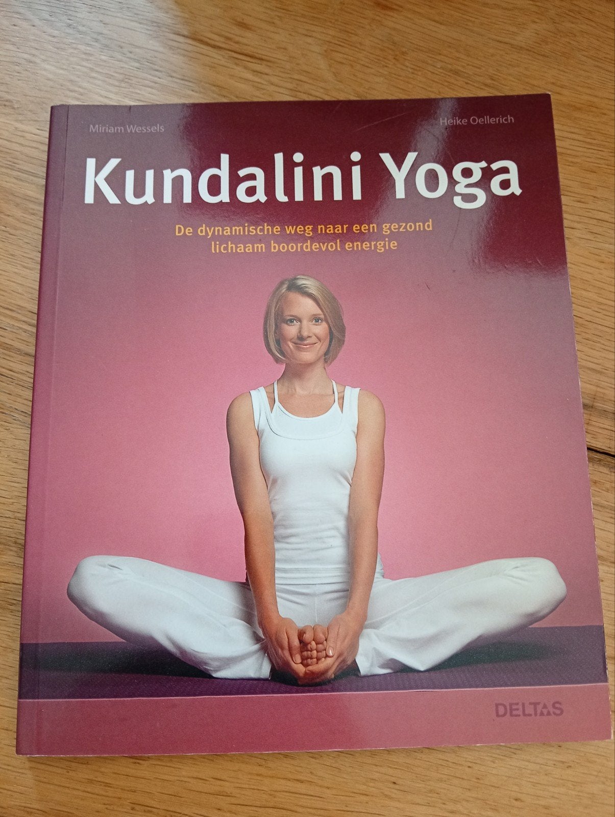 Kundalini Yoga: Dynamische weg naar gezond lichaam, Meditatie of Yoga, Ophalen of Verzenden, Zo goed als nieuw, Miriam Wessels, Heike Oellerich