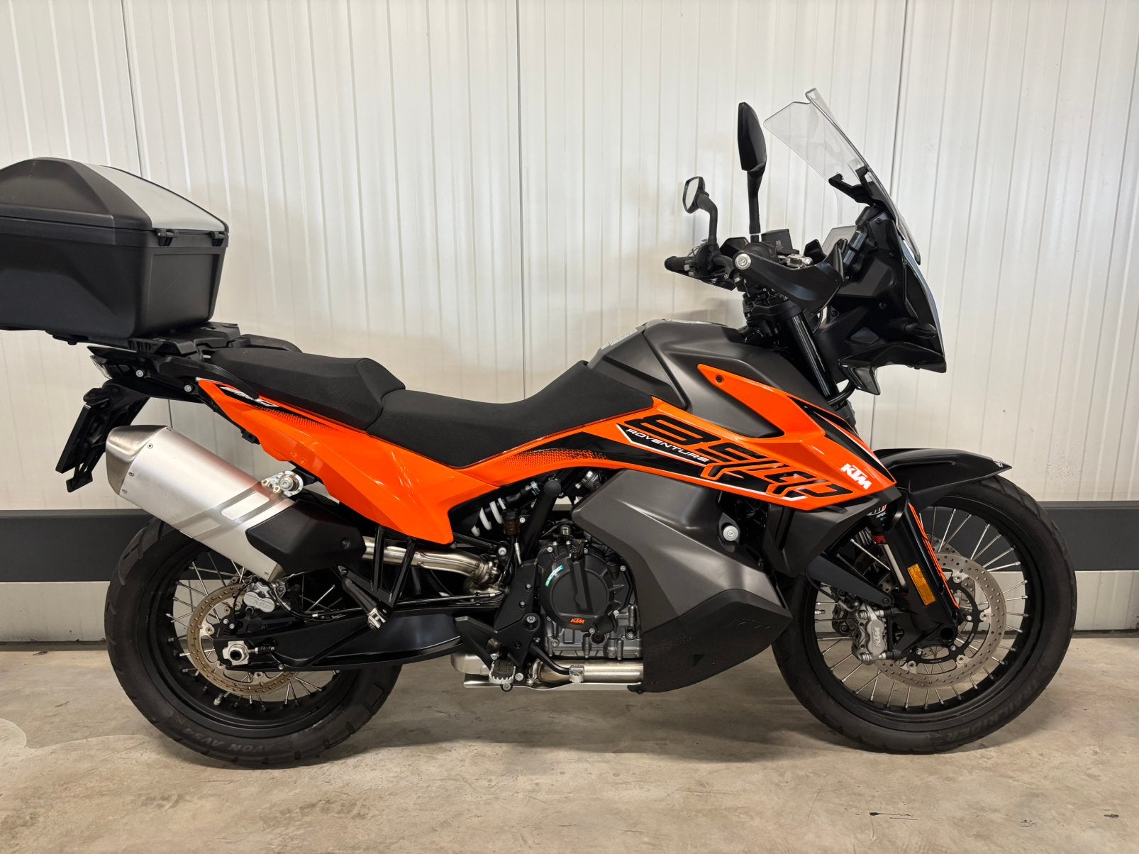 KTM 890 Adventure (bj 2022) 3800km / Topkoffer, Traction Control, 2 cilinders, Occasion, 890 cc