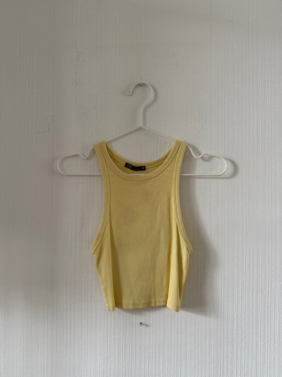 Zara geel butteryellow crop top tanktop Maat M, Maat 38/40 (M), Geel, Ophalen of Verzenden, Zonder mouw