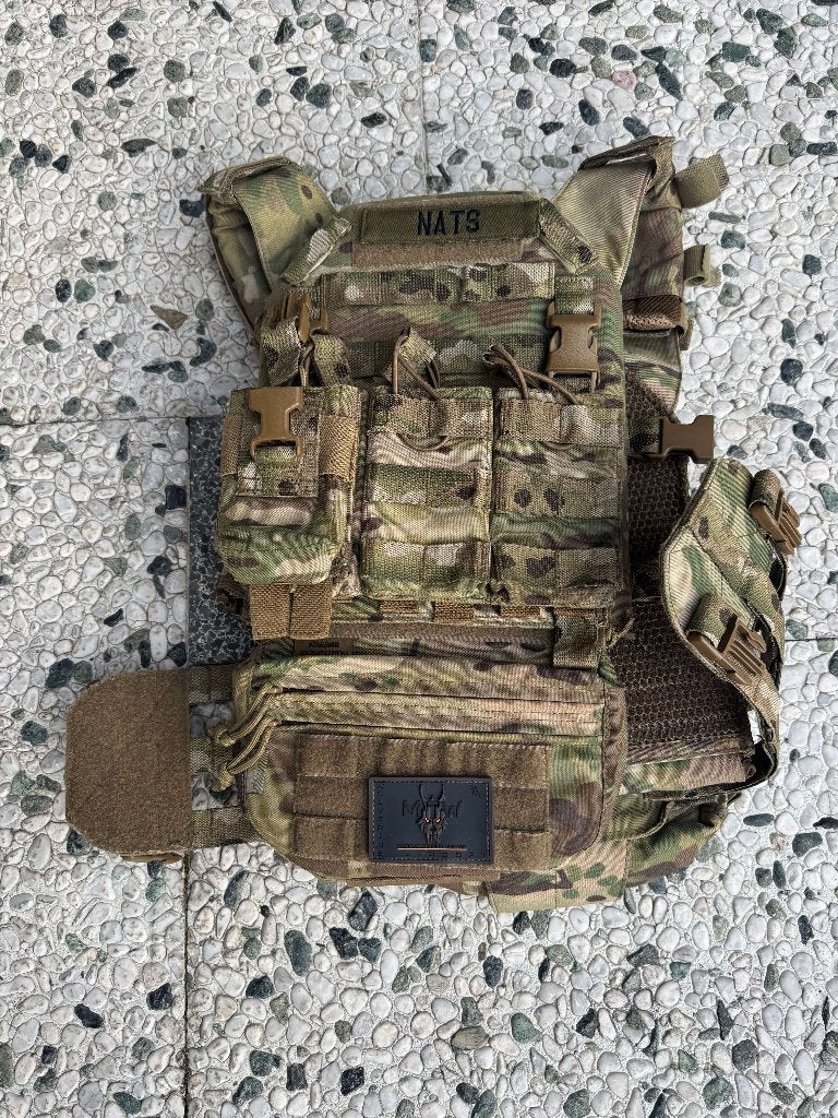 Warrior Assault Systems plate carrier MultiCam + pouches, Ophalen of Verzenden, Landmacht, Nederland, Kleding of Schoenen