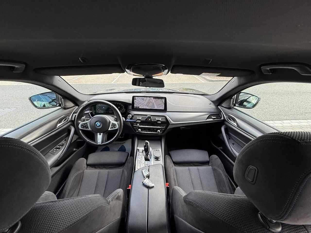 BMW 5-serie 545e xDrive High Executive M-Sport 290kW/395PK, Gebruikt, Zwart, Bedrijf, Vierwielaandrijving