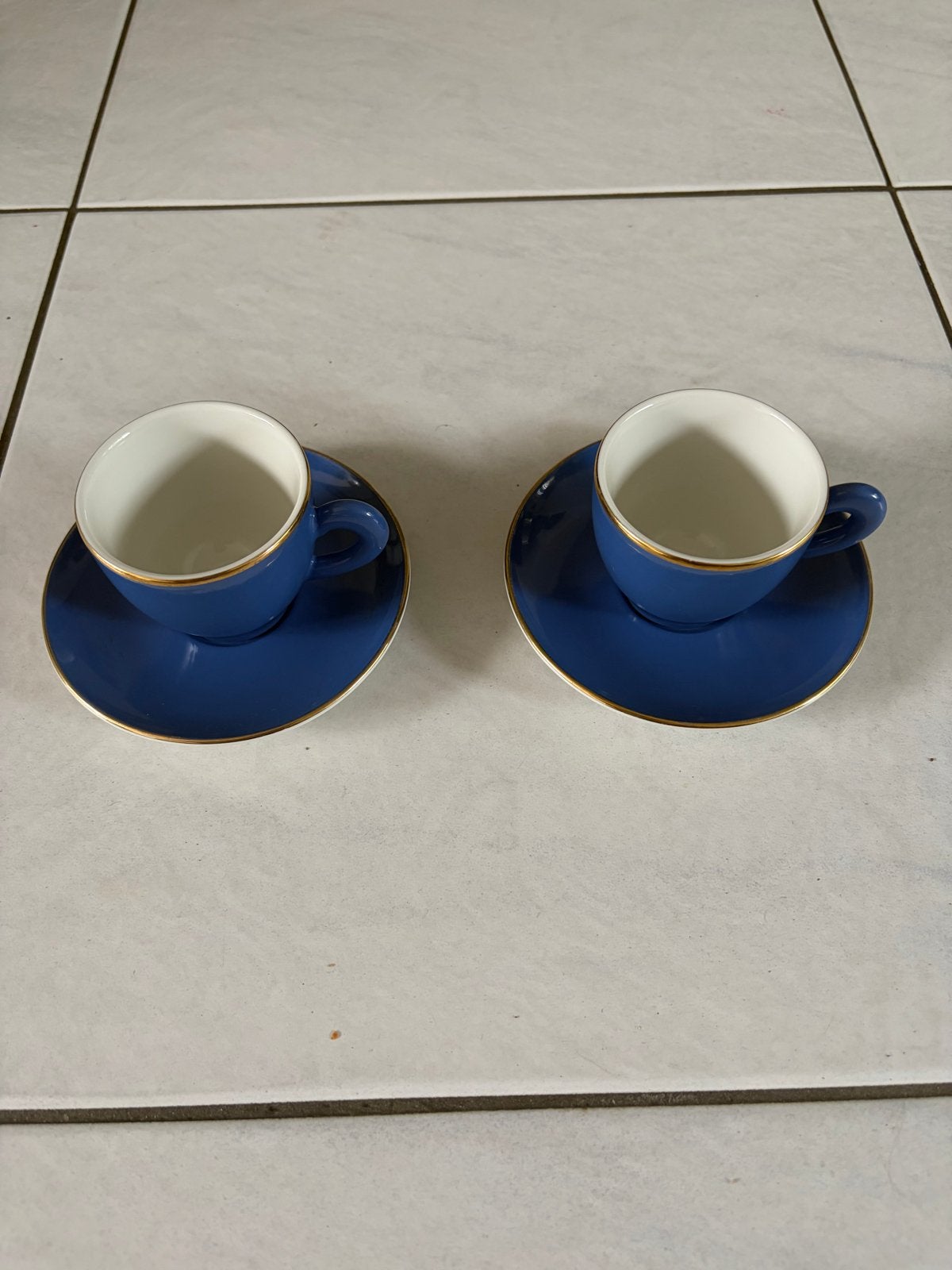 2 Art Design kop en schotels - Blauw met gouden rand, Ophalen, Gebruikt, Overige merken, Kop(pen) en/of Schotel(s)
