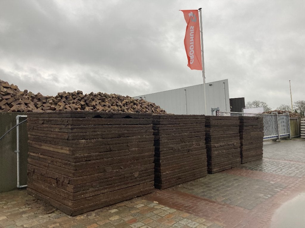 Diverse partijen gebruikte Betonplaten, A-keus, 12/14/16cm, Tuin en Terras, Gebruikt, Overige typen, Ophalen of Verzenden, 10 m² of meer