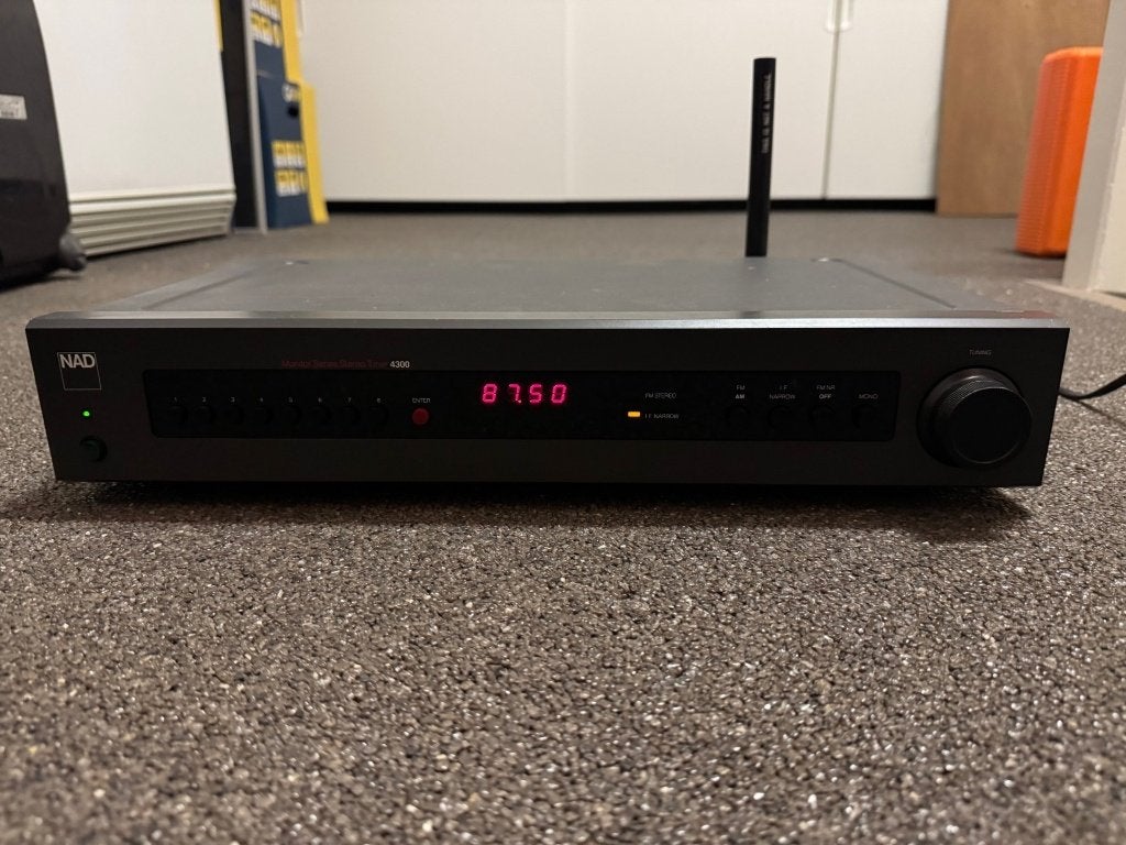 NAD 4300 FM/AM tuner, Ophalen of Verzenden, Gebruikt, Analoog