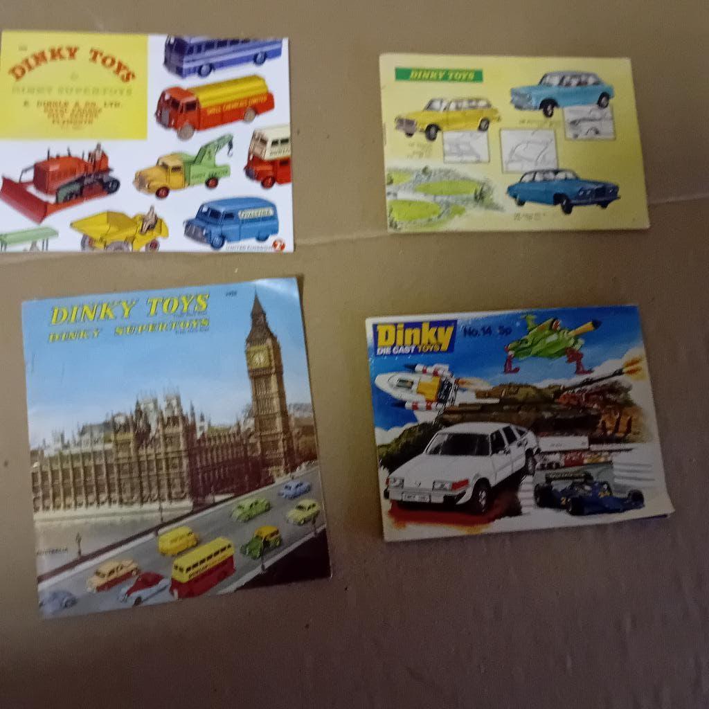 4 DINKY TOYS BOEKJES, Verzenden, Gebruikt, Auto