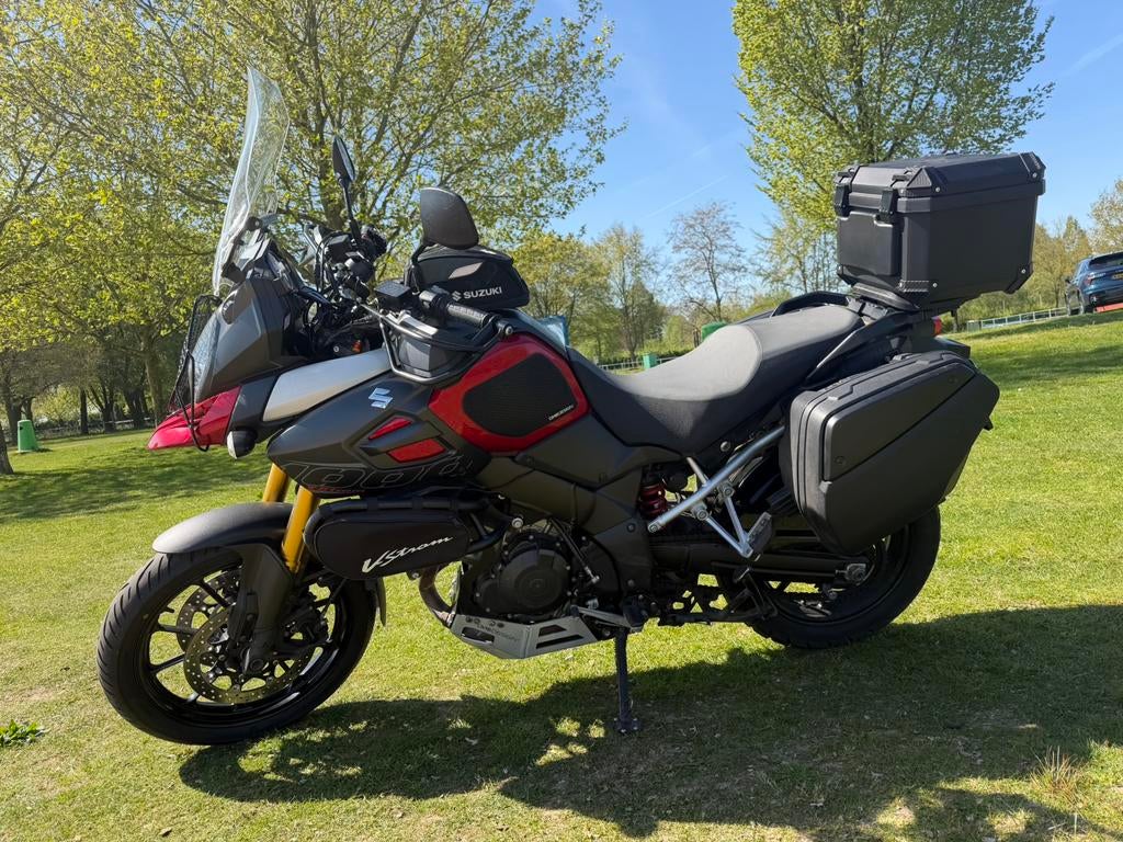 Suzuki V-strom DL1000 2014 rood, Motoren, 2 cilinders, Occasion, Motorrijbewijs A, Particulier