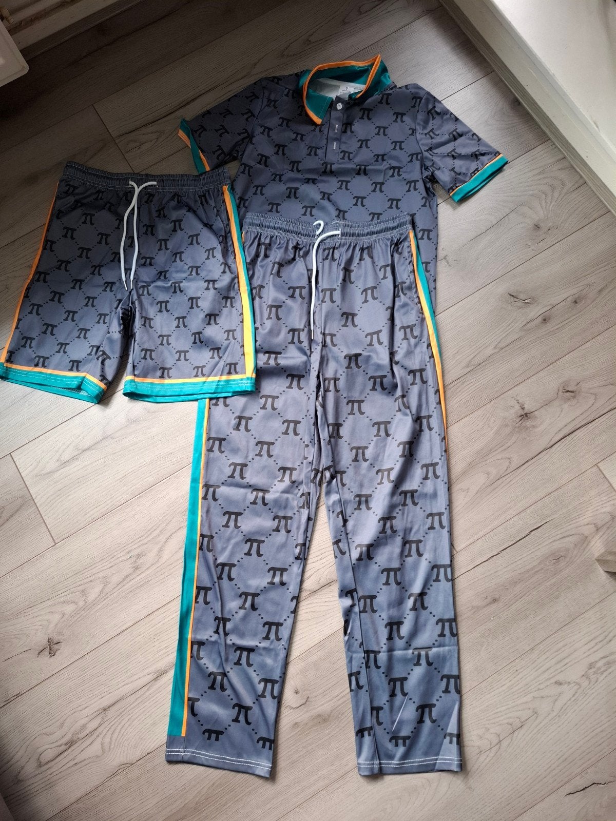 3-delige Wiskunde Pi (π) Set Polo + Korte Broek + Lange Broe, Verzenden, Zo goed als nieuw, Grijs