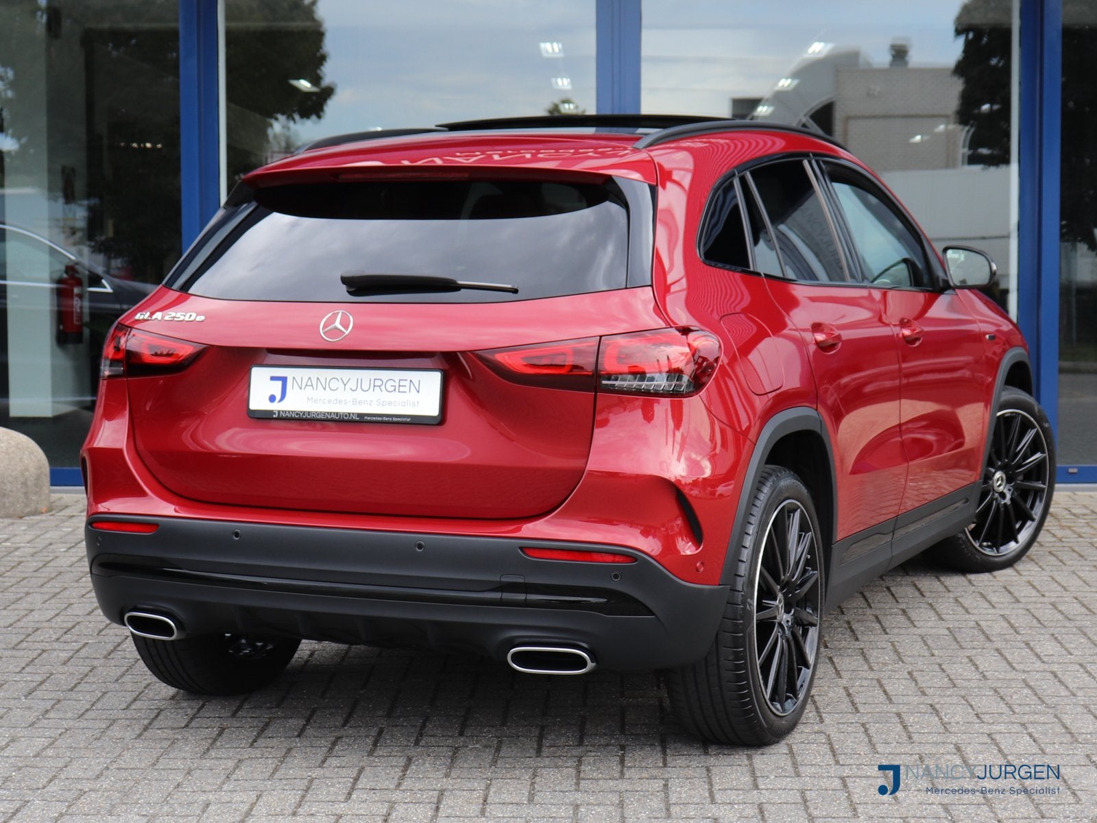 Mercedes-Benz GLA 250 e Business| AMG | 8G Aut. | Night Pakk, Auto's, Dealer onderhouden, Gebruikt, Met garantie (alle), Plug-in hybride