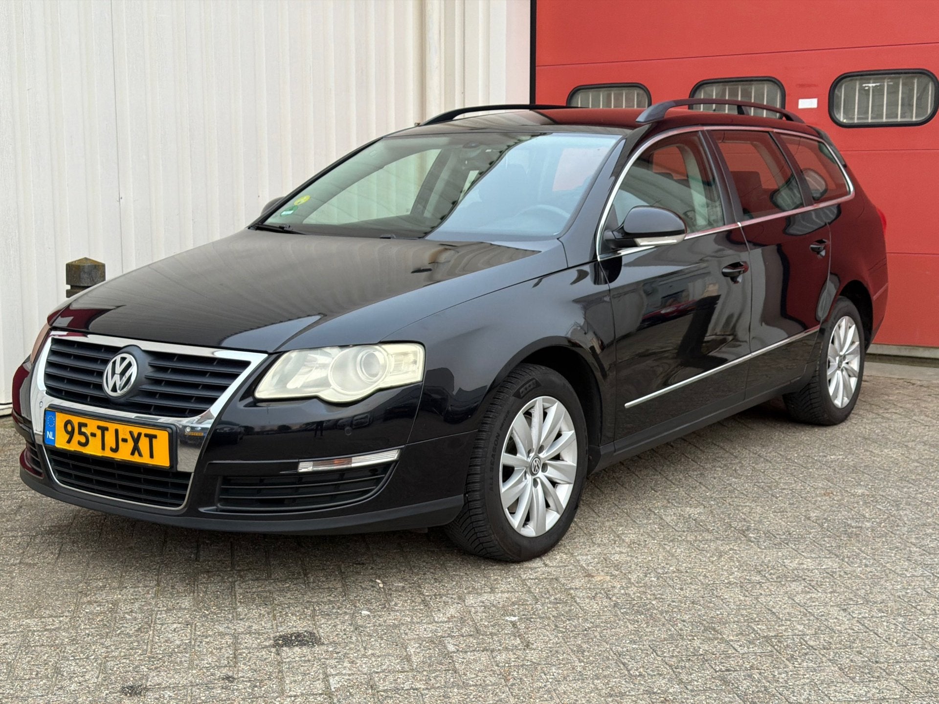 Volkswagen Passat Variant 2.0 FSI Comfortline Business Autom, Gebruikt, 4 cilinders, Zwart, Euro 4