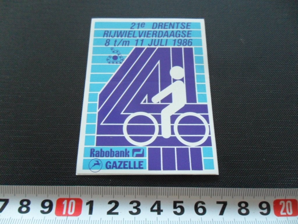 sticker 21e Drentse Rijwiel 4 Daagse 1986 GAZELLE RABOBANK, Ophalen, Zo goed als nieuw