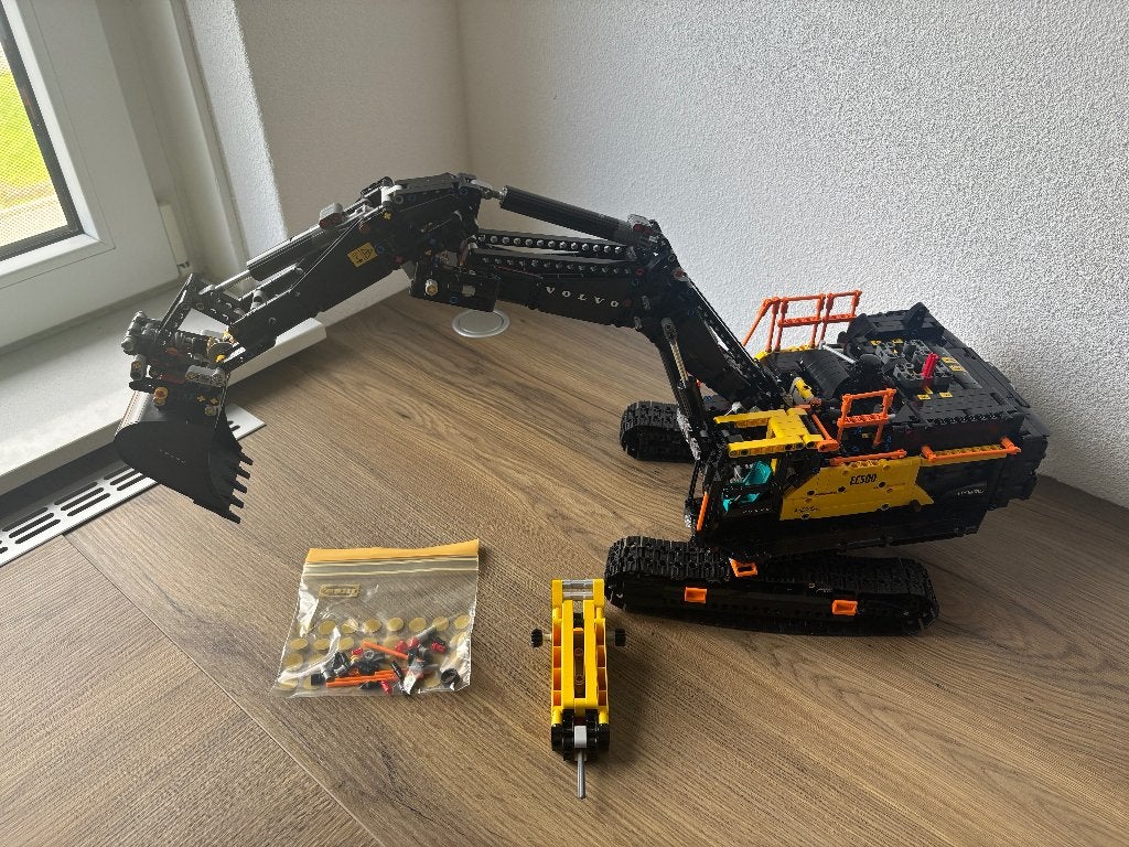 Lego 42215 Volvo EC500 Hybrid graafmachine, Ophalen, Lego, Zo goed als nieuw, Technic