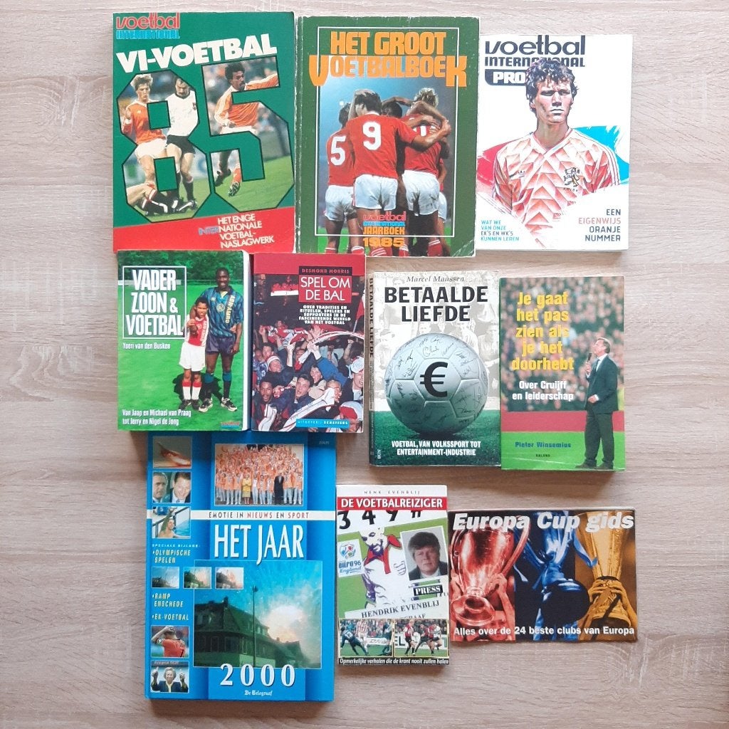 Grote aantal Voetbal & sport boeken Nader Overeen Te Komen!!, Verzenden, Gebruikt, Overige binnenlandse clubs, Boek of Tijdschrift