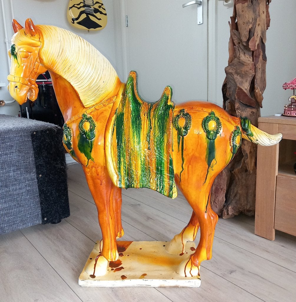 Groot Chinees beeld van een Tang paard, 77 cm hoog, Ophalen, Steen of Keramiek, Beeld