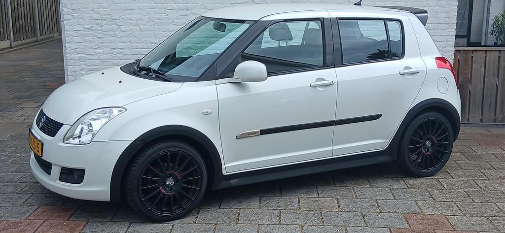 SUZUKI Swift 1.3 5D Shogun airco gt pakket 17 inch, Auto's, Suzuki, Bedrijf, Te koop, Swift, ABS, Airbags, Airconditioning, Centrale vergrendeling