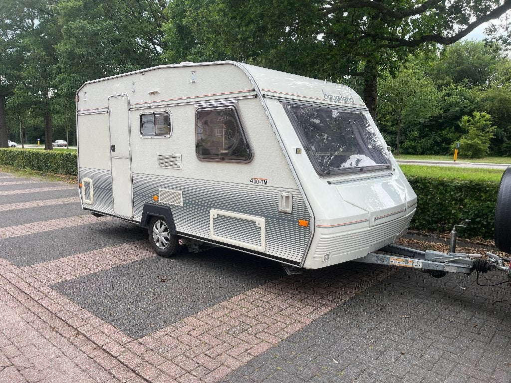 Beyerland 420 TM (1993) | Met Mover, Luifel & WC, Caravans en Kamperen, Caravans, Standaardzit, 750 - 1000 kg, 4 tot 5 meter, Omvormbare zithoek
