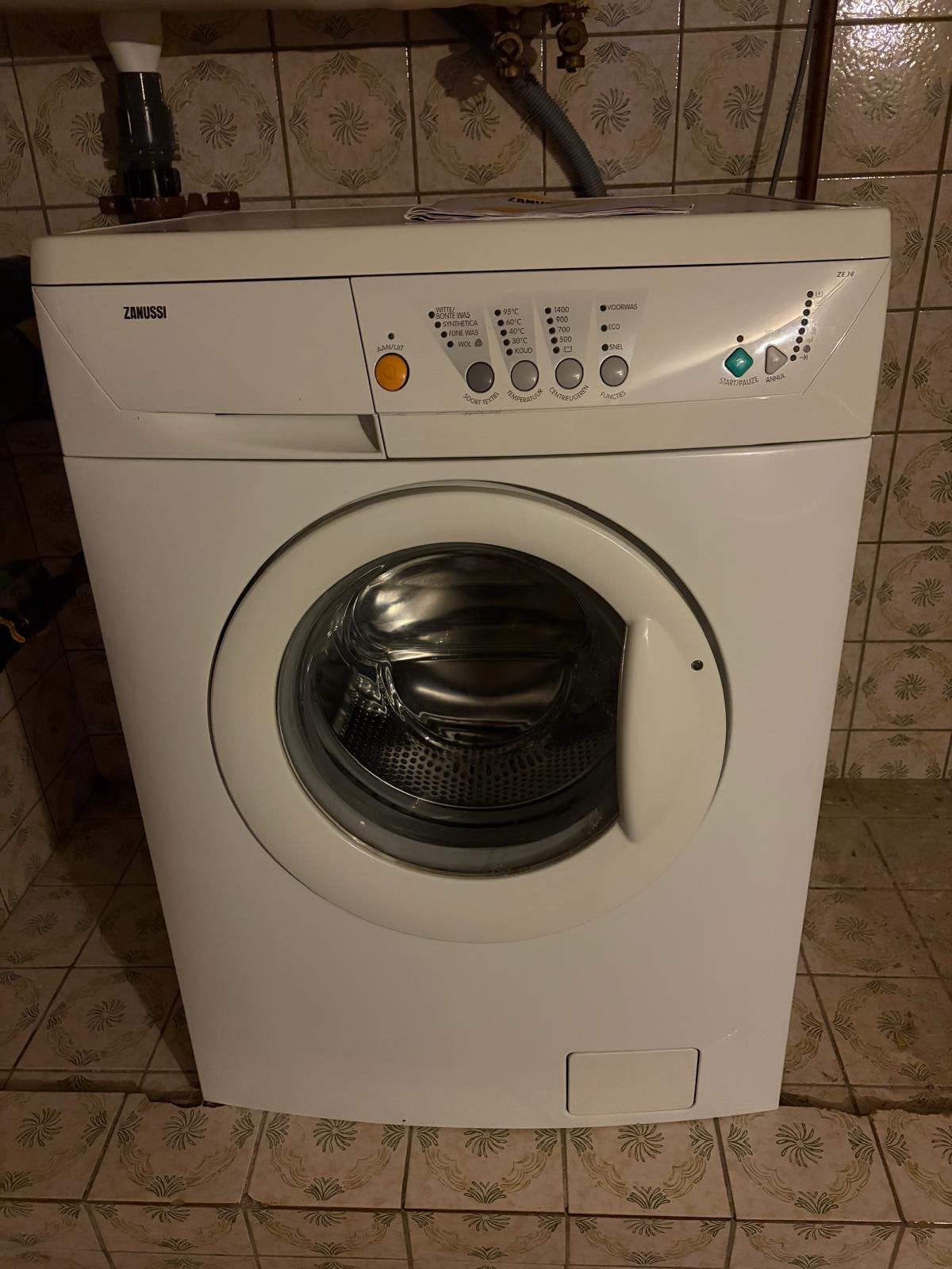 Wasmachine Zanussi, Ophalen, 1200 tot 1600 toeren, Gebruikt, 4 tot 6 kg