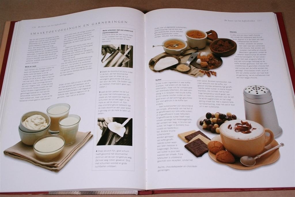 Koffie Handboek — Recepten & info — Groot, veel ill., Ophalen of Verzenden, Zo goed als nieuw, Italië