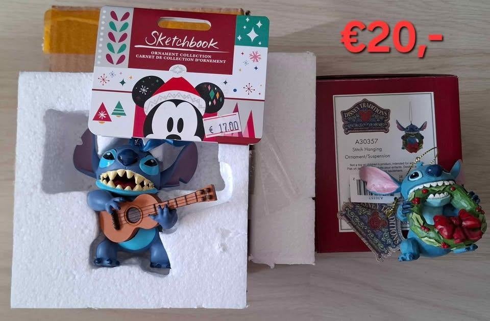 DISNEY STITCH TRADITIONS SKETCHBOOK ORNAMENTEN KERST HANGERS, Verzamelen, Ophalen of Verzenden, Overige figuren, Nieuw, Beeldje of Figuurtje