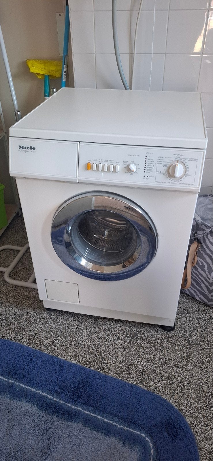Miele W822 Novotronic wasmachine - werkt goed, Ophalen, 1200 tot 1600 toeren, Gebruikt, 4 tot 6 kg