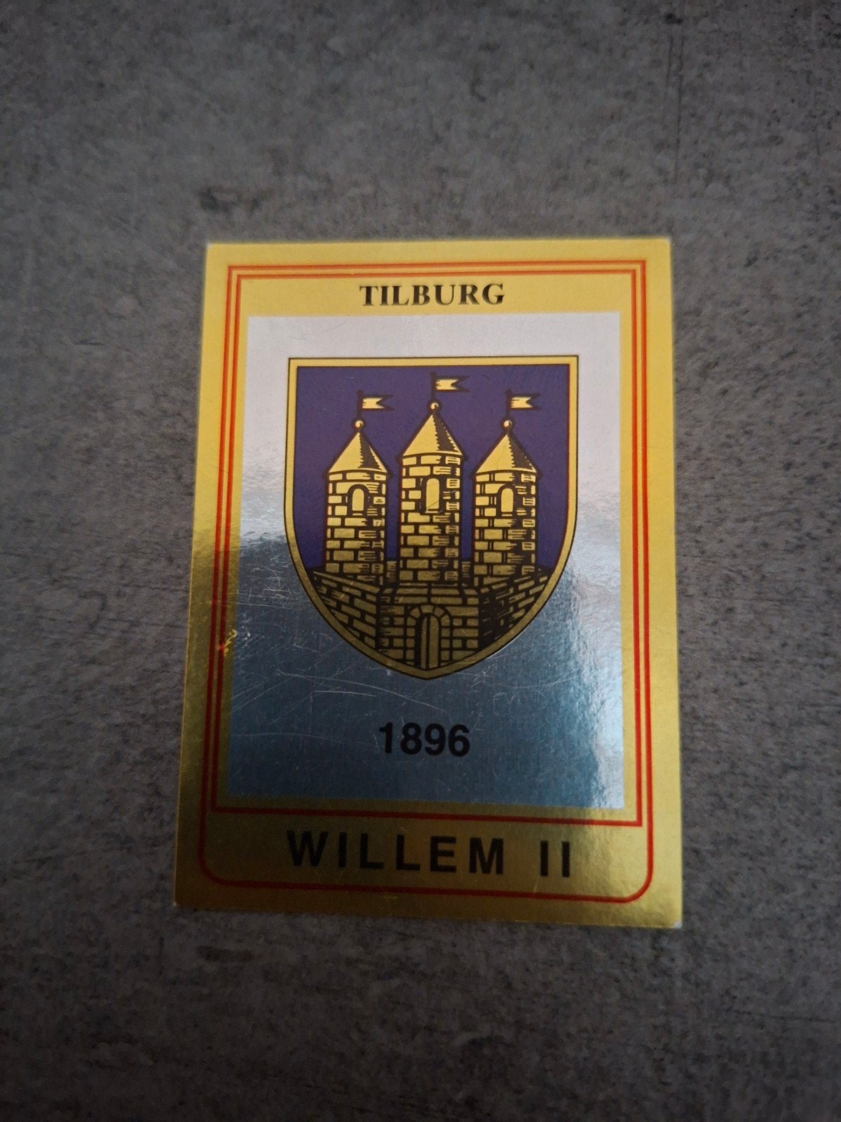Panini sticker Voetbal 85. Embleem Willem II., Ophalen of Verzenden, Zo goed als nieuw, Sticker
