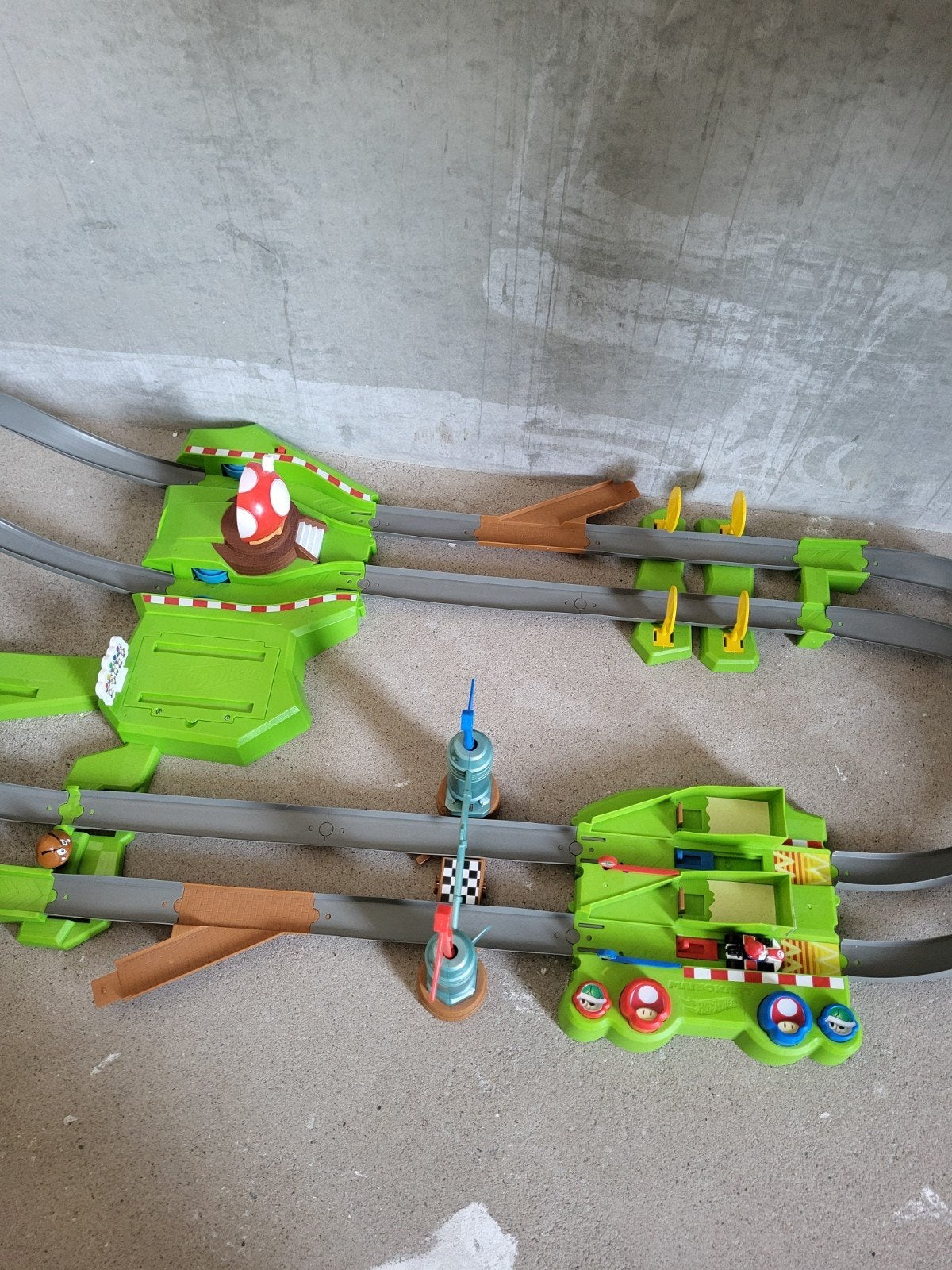 Hot Wheels Mario Kart Racebaan, Kinderen en Baby's, Speelgoed | Racebanen, Racebaan, Ophalen of Verzenden, Zo goed als nieuw, Hot Wheels
