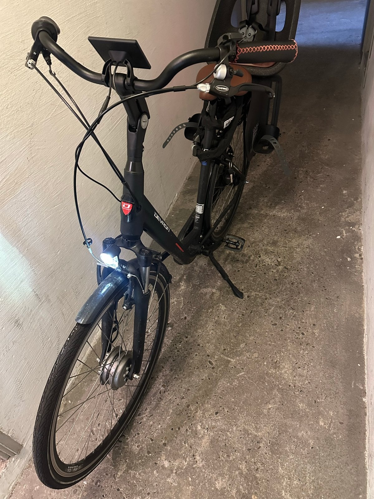 Devron elektrische fiets, z.g.a.n. incl. Thule Yepp zitje, Fietsen en Brommers, Elektrische fietsen, Ophalen, Zo goed als nieuw