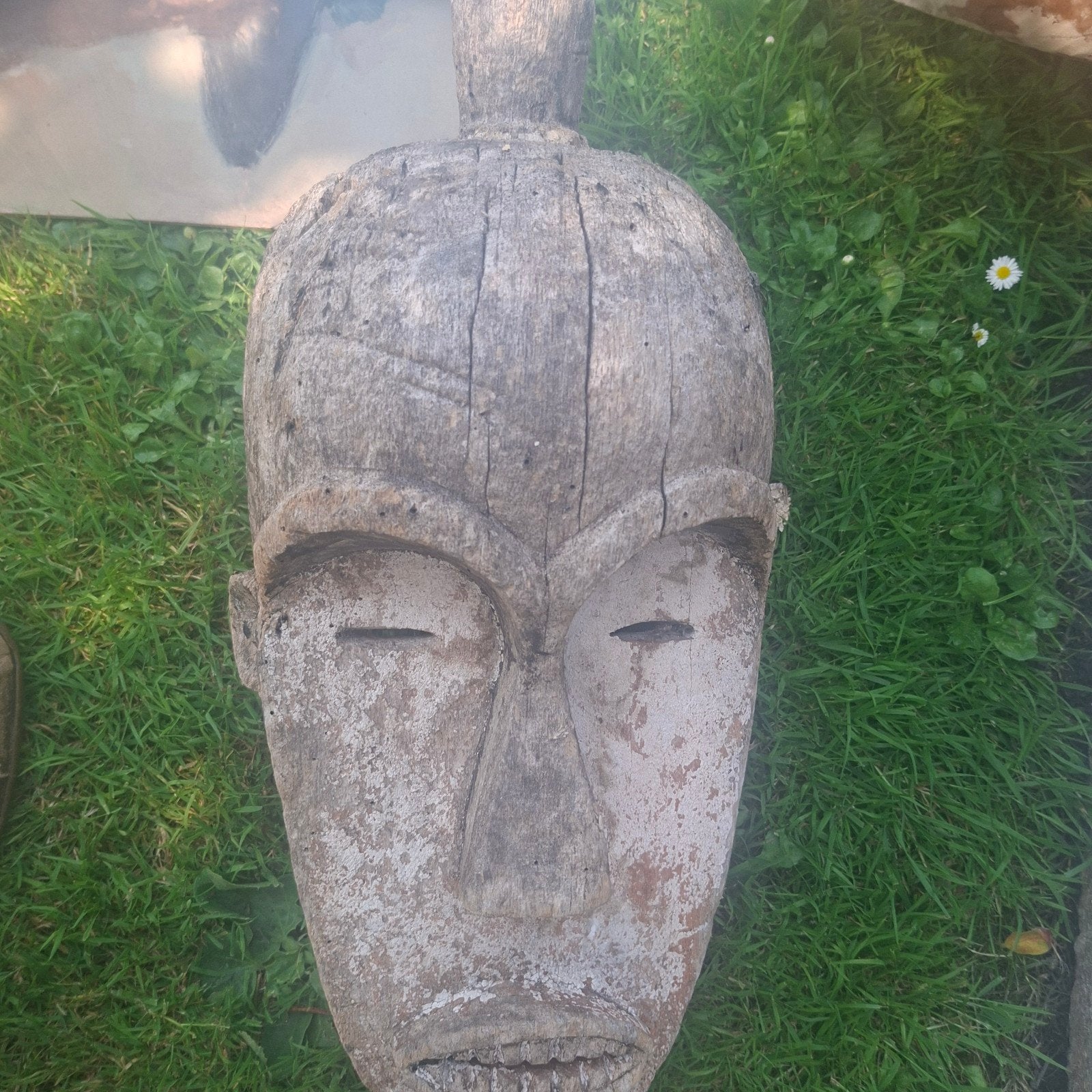 Oud houten masker, authentiek en doorleefd, Hout, Masker, 45 cm, Grijs